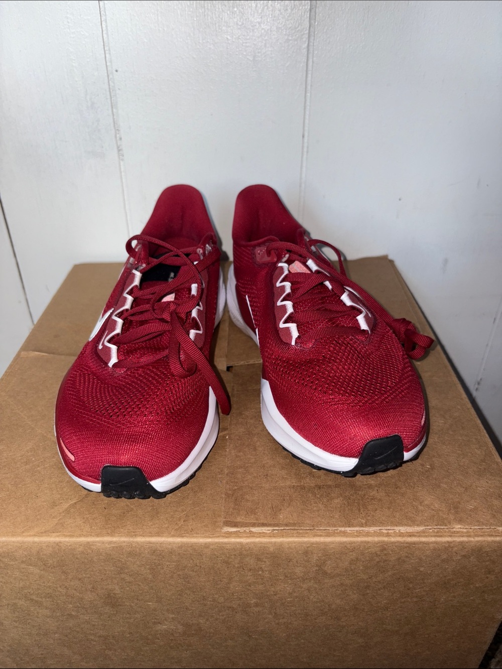 Nike Red Running Sneakers with White Swoosh size 7 - Picture 2 of 5